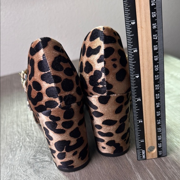 Report Black and Tan Mary Jane Heels with Double Strap - Picture 2 of 6